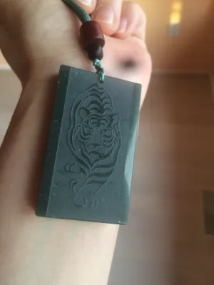 100% natural dark green/black nephrite Hetian jade (青玉) tiger safe and sound pendant J120