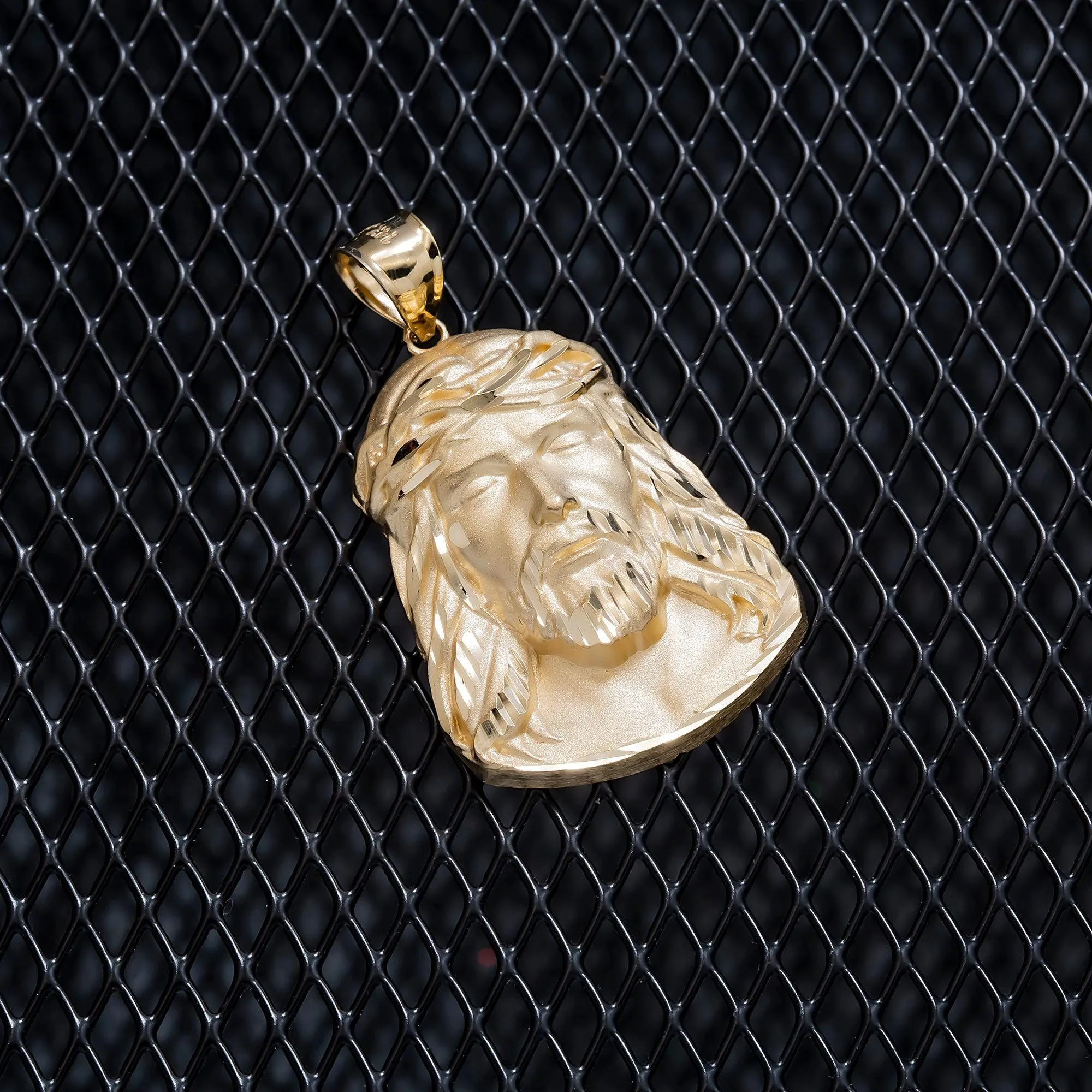 10K GOLD JESUS HEAD PENDANT 4.3G