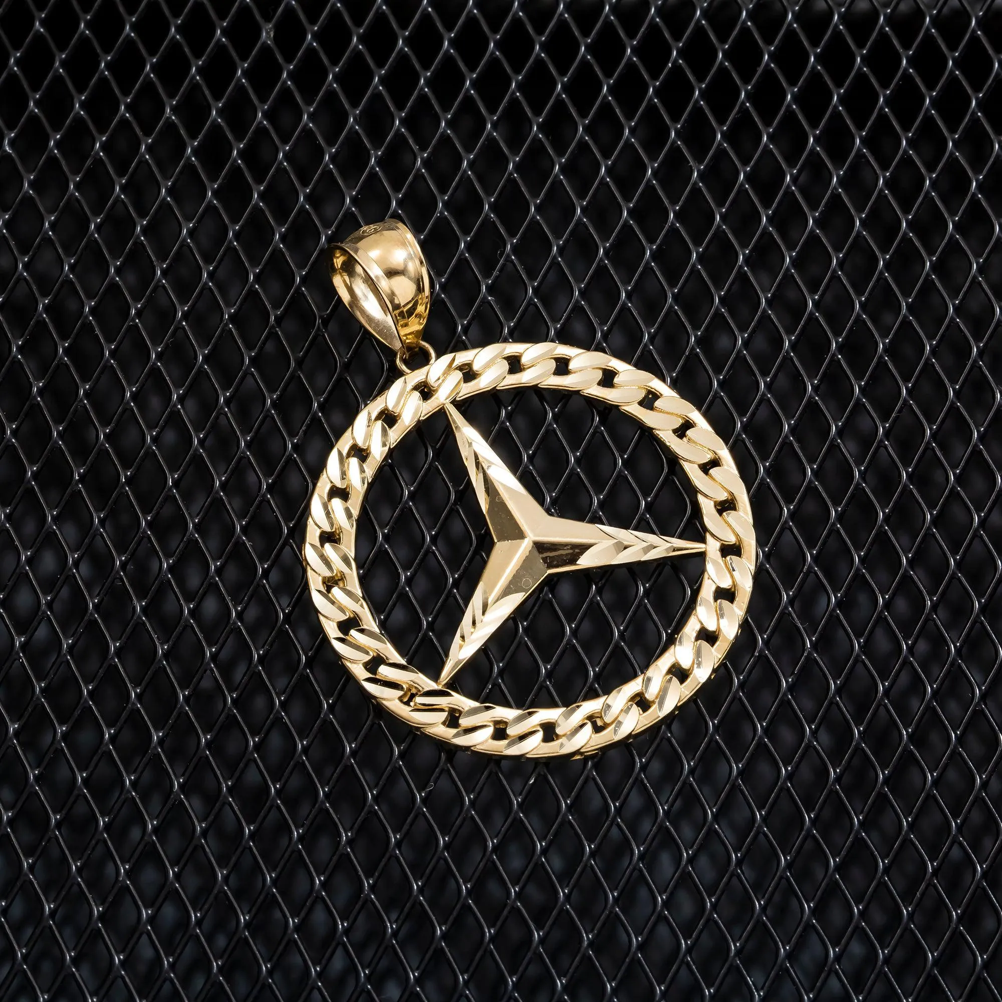 10K GOLD MERCEDES BENZ PENDANT 4.7G