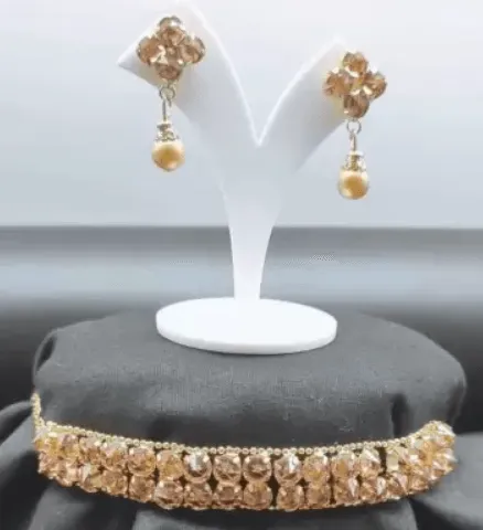 Alloy gold pearls hanging jewel set | MANATH