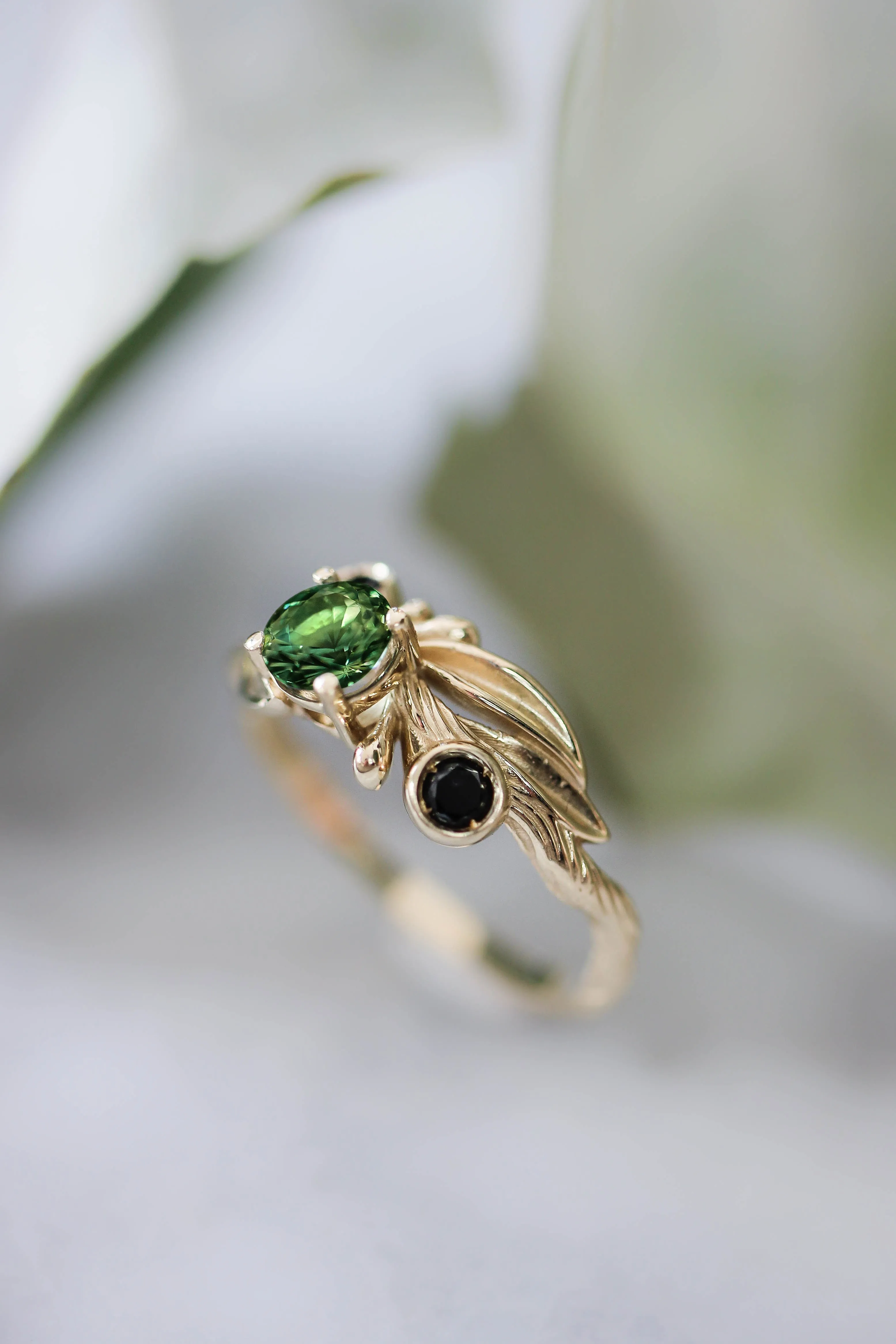 Bridal ring set with green tourmaline and black diamonds / Olivia