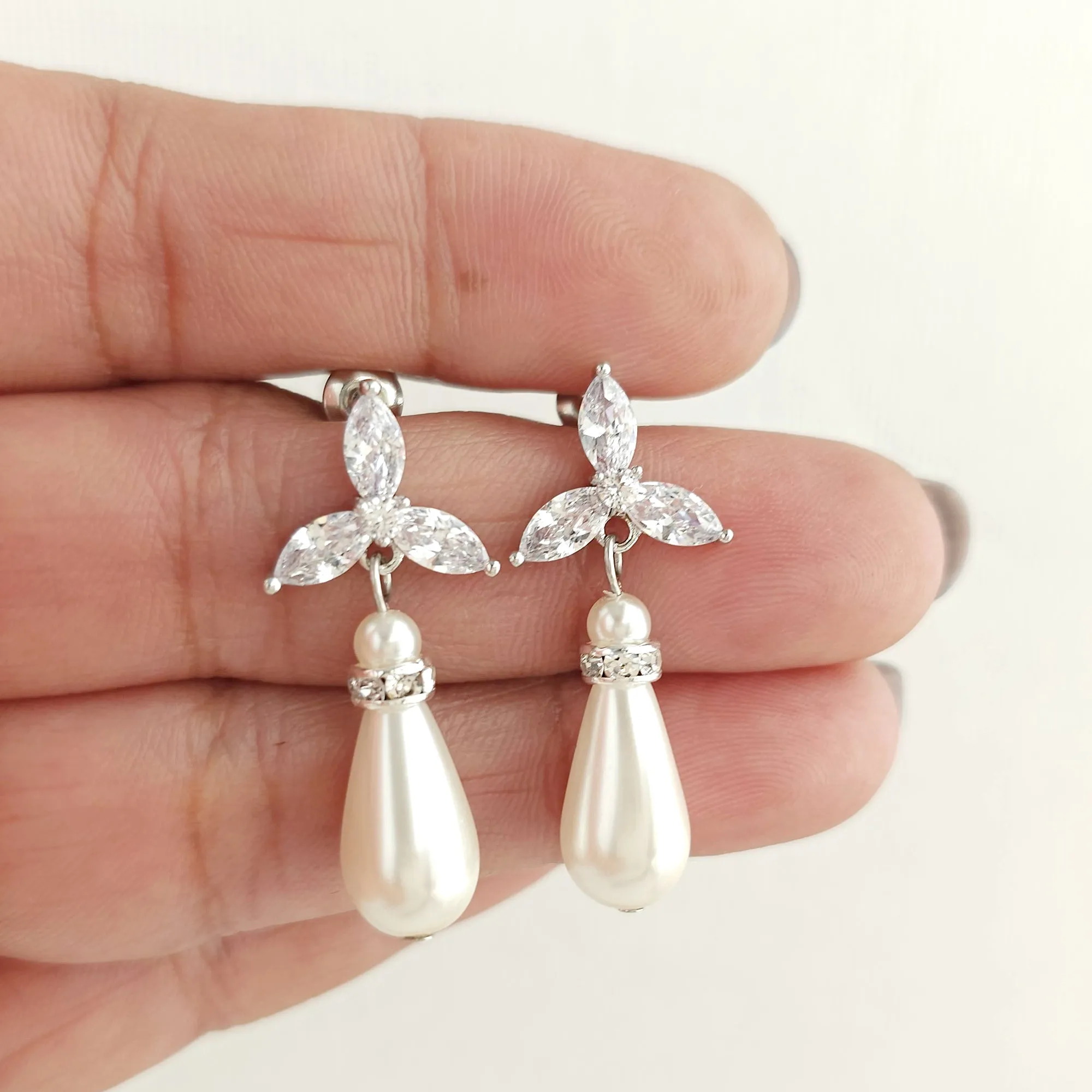 Pearl Earrings For Bridal Party in Gold- Flora