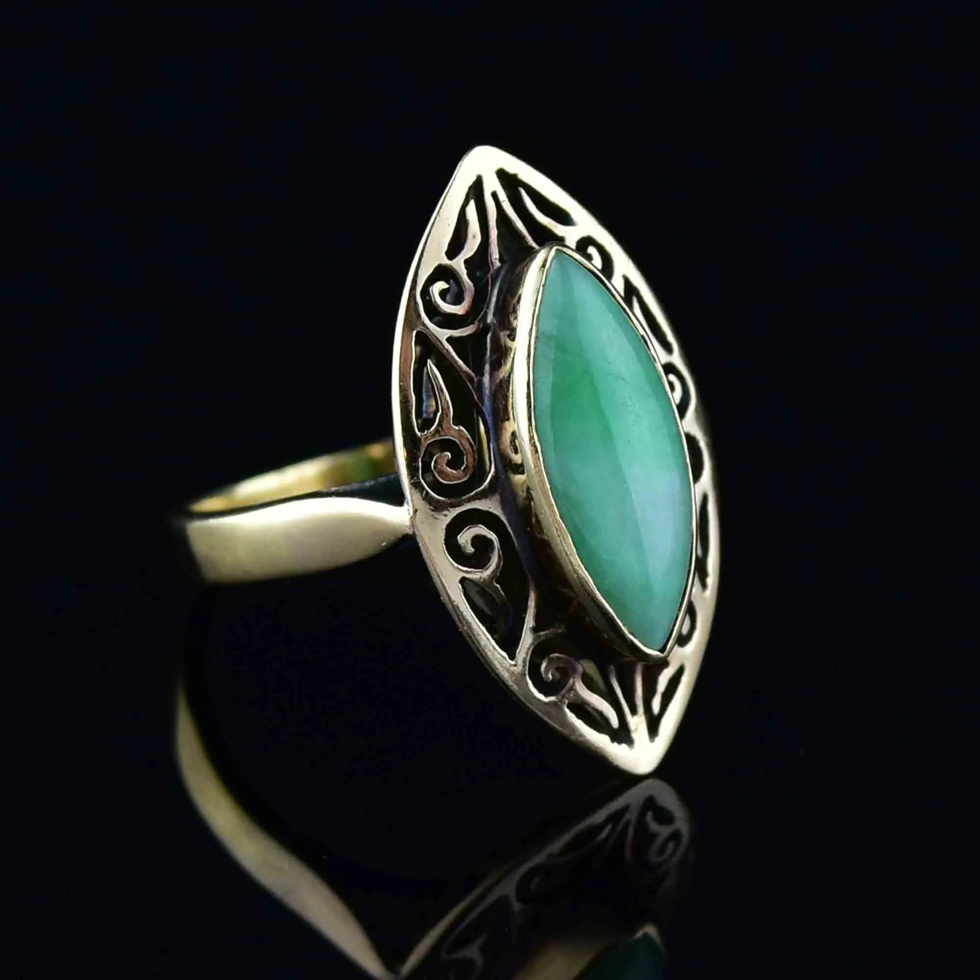 Vintage 14K Gold Jade Navette Style Ring