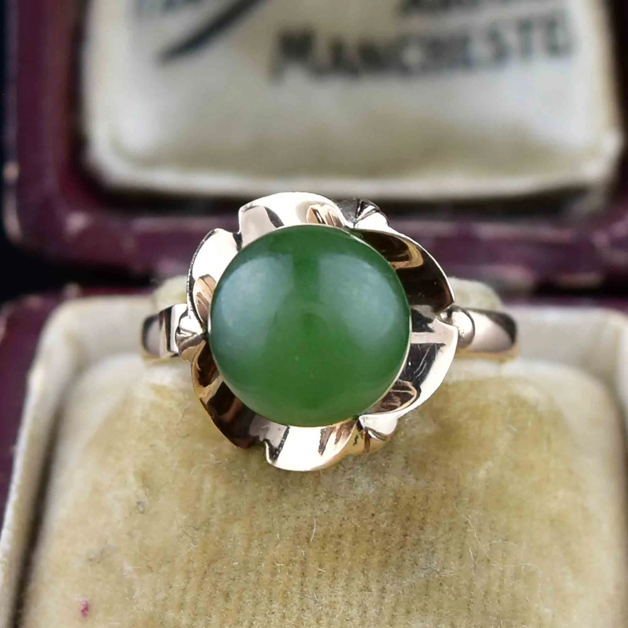 Vintage 18K Gold Buttercup Jade Ball Ring