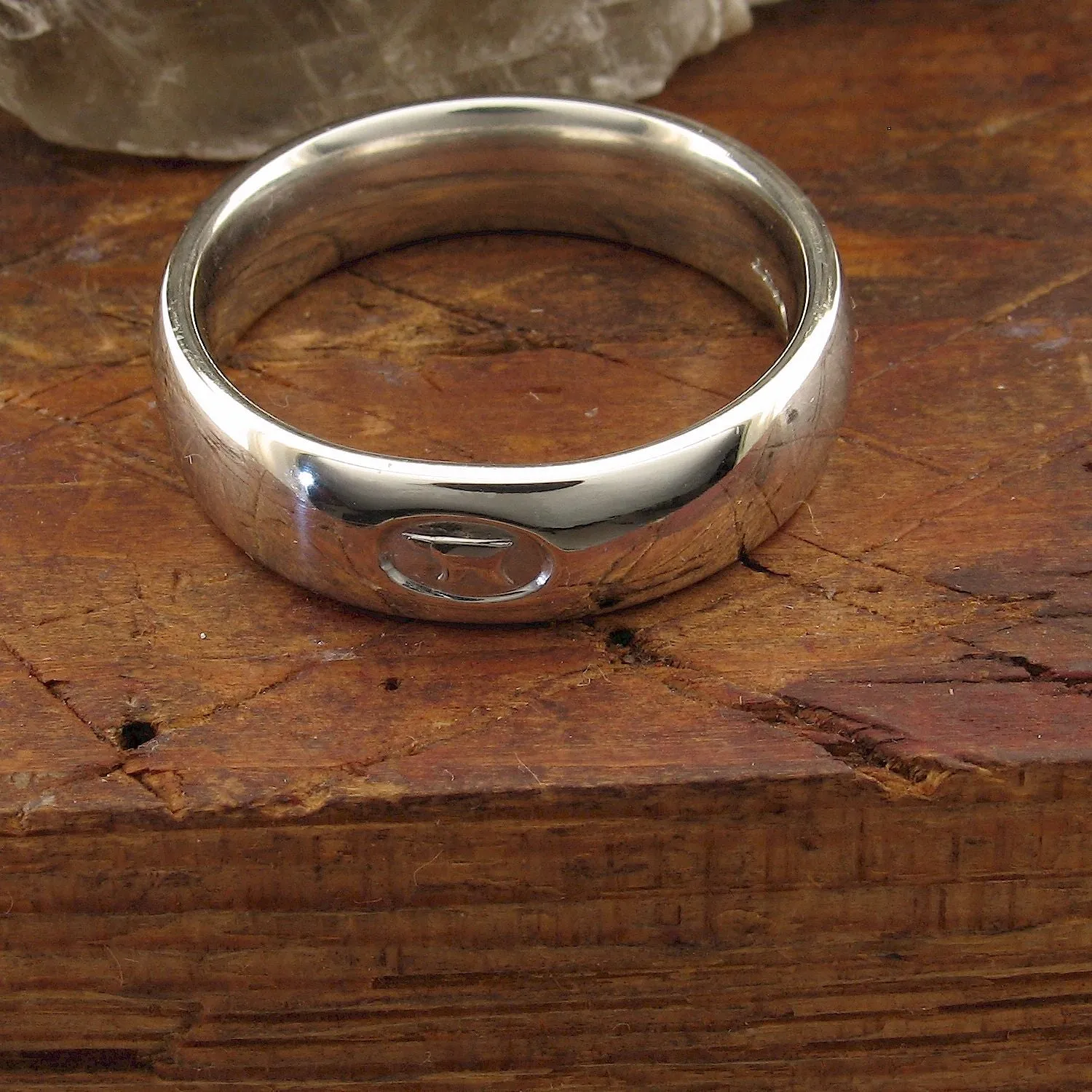 Wedding ring 5mm to 6mm Gretna Green medium white gold court